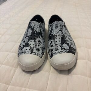 Native Jefferson Shoes Black And White Floral